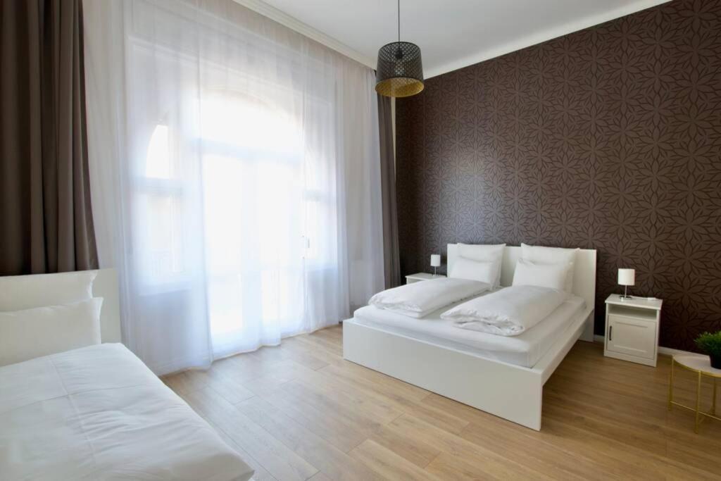 Premium Apartment By Hi5 - Astoria 4 Bedroom Budapest Extérieur photo