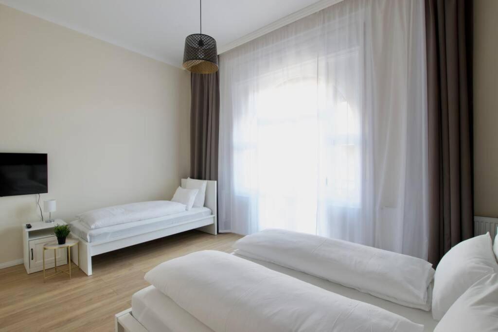 Premium Apartment By Hi5 - Astoria 4 Bedroom Budapest Extérieur photo
